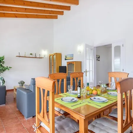 Saona By 埃斯·梅卡达尔