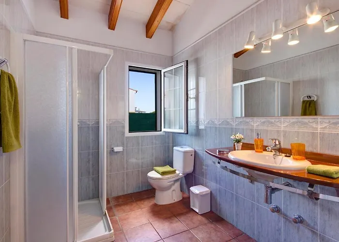 Saona By * إيز ميركاذال